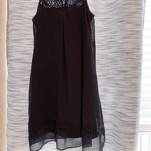 Short/midi, loose-fitting, small IZ Byer dress. Navy blue.